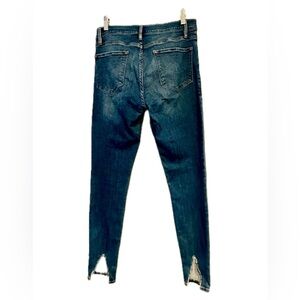 Frame Le Skinny de Jeanne Carved Heal in Garland Stretch Jeans. 29
